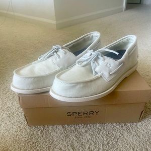 Off-white Linen Sperry shoes. Size 13. Worn once.
